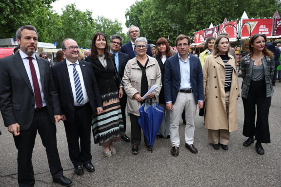 Autoridades paseo inaugural FLMadrid23