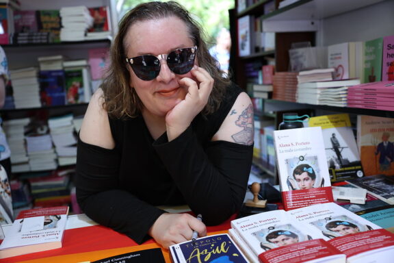 Alana Portero en la Feria del Libro de Madrid de 2023
