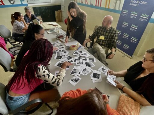 Internas de la prisión de Estremera en un taller dirigido por la editorial Comisura