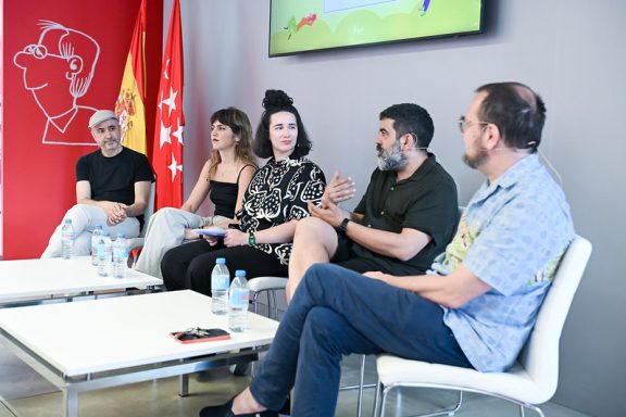 Un bocadillo al día: el humor de actualidad con Adela por dios, Riki Blanco, KAP y Mauro Entrialgo.